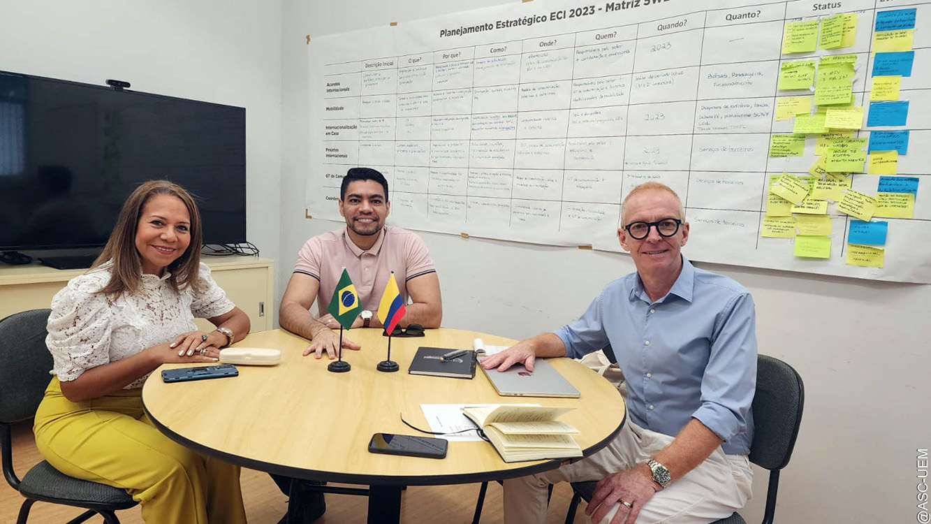 Head of the Nursing Department at the University of Cartagena visits UEM