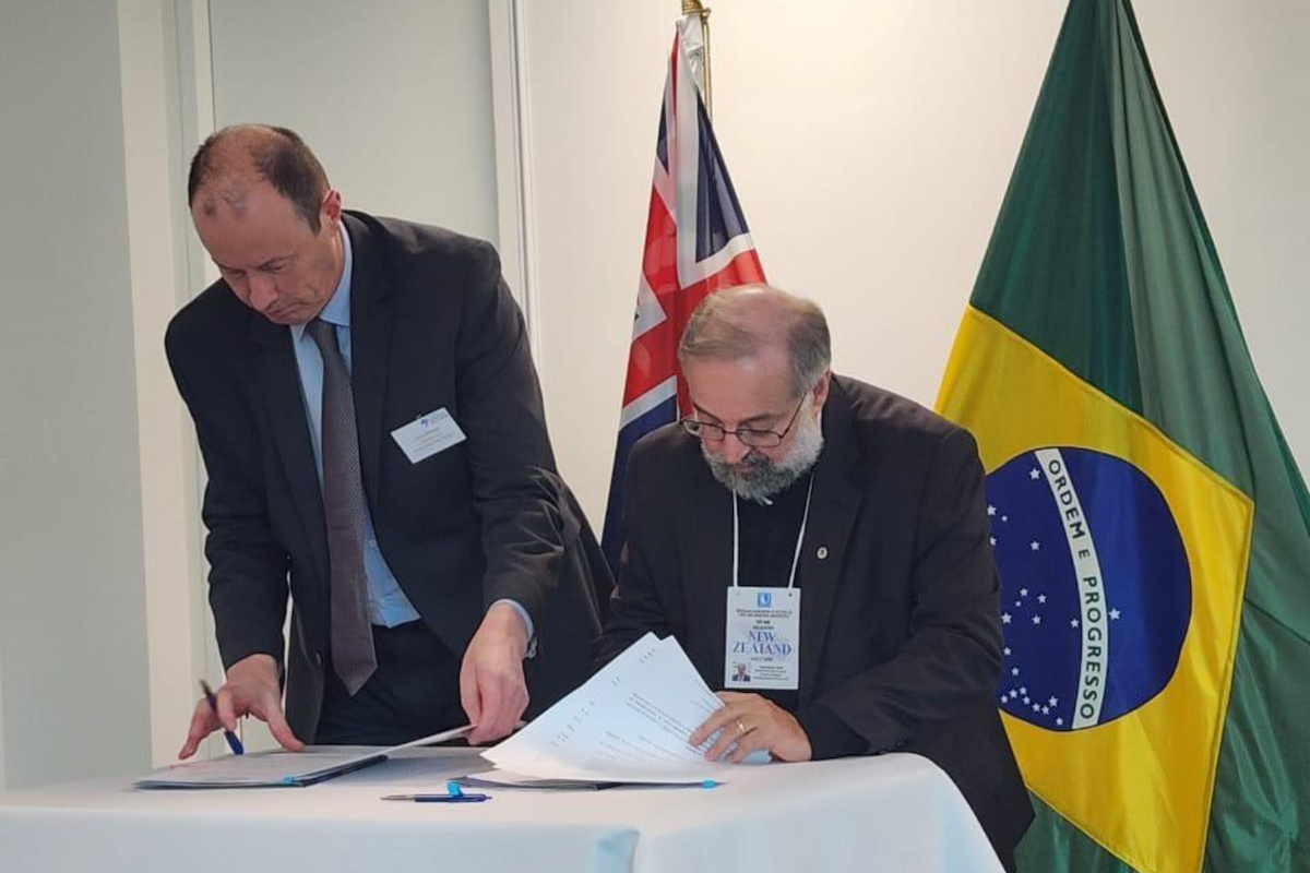 Paraná and New Zealand sign partnership agreement for research and exchange